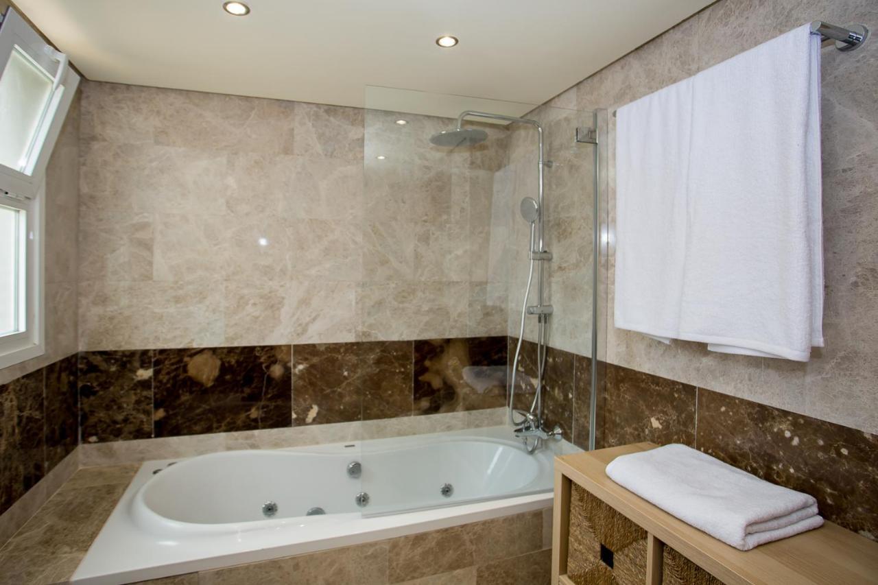 הוילה Manilva Townhouse With Spectacular Views Of Gibraltar מראה חיצוני תמונה